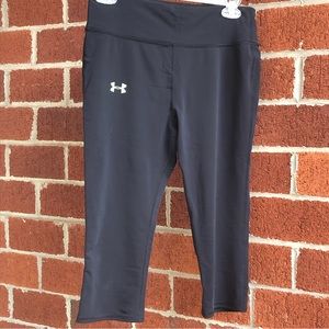 Under Armor Capri workout pants Black & Neon Green Size M